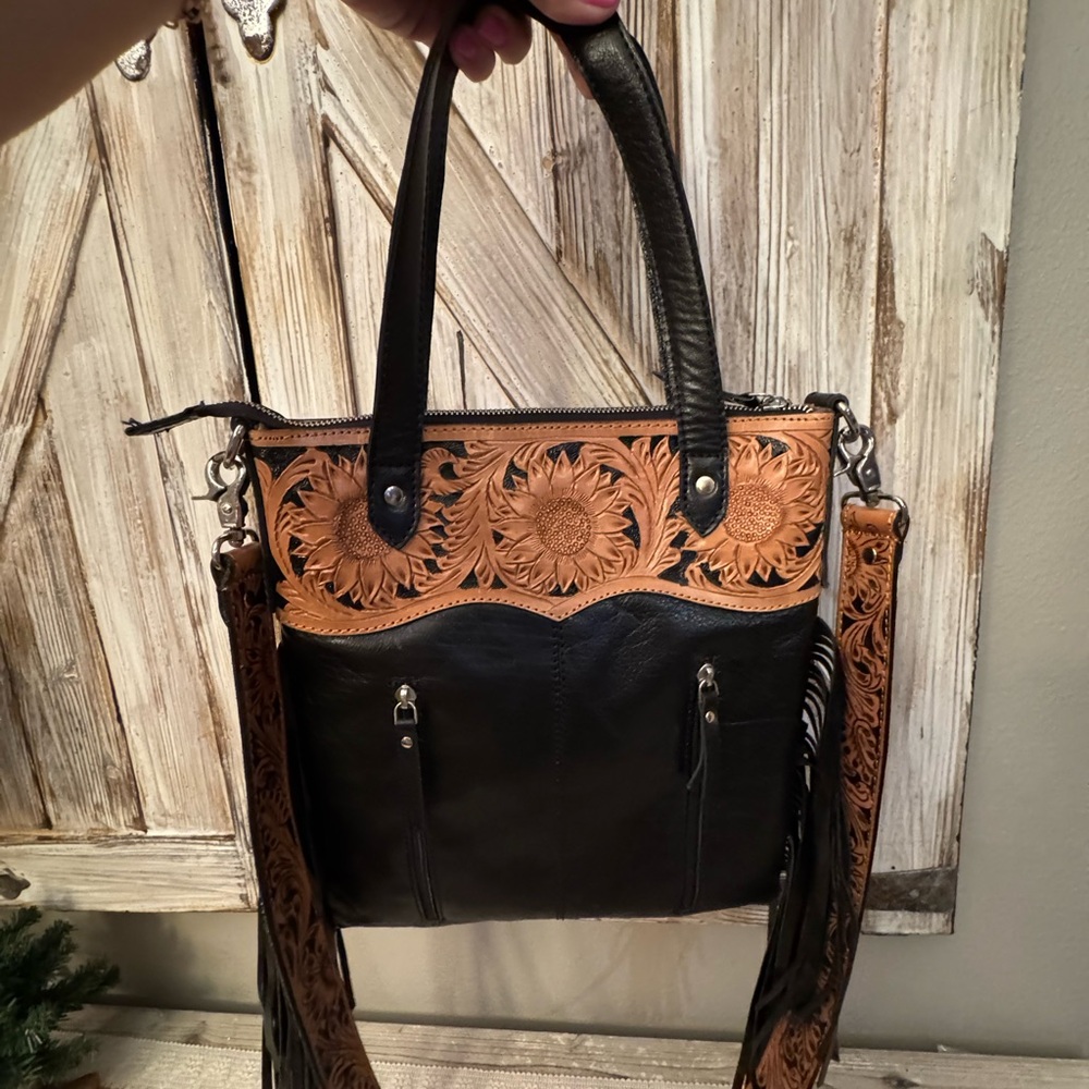 Beautiful Handcrafted Leather and Cowhide Fringe Bag! New! - Picture 9 of 16